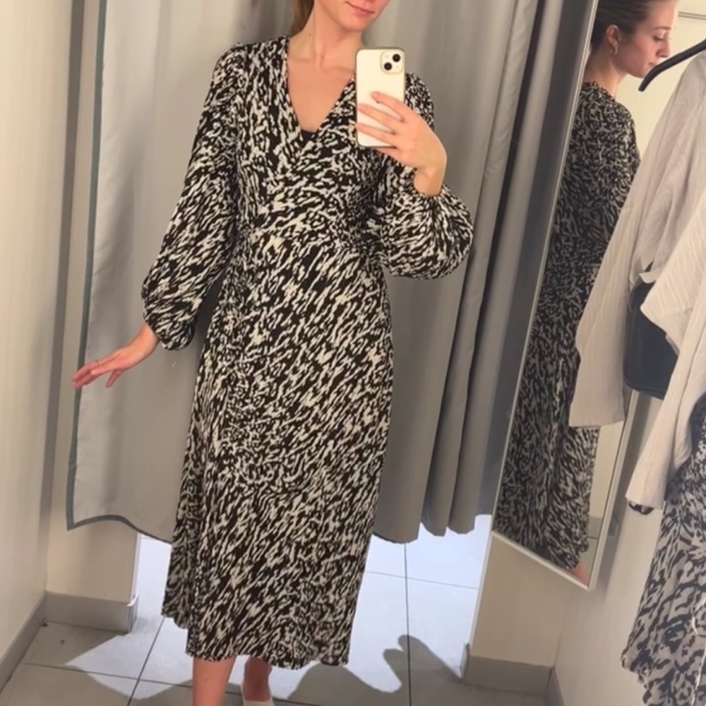 H&M Monochrome Long Sleeve Dress